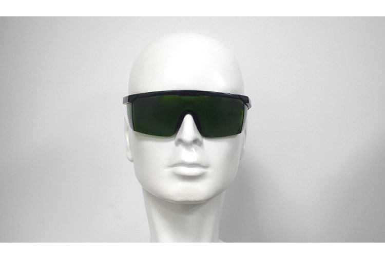 送料無料 遮光ゴーグル 保護メガネ サングラス 眼鏡 防塵 防風 耐衝撃 アーク溶接 光脱毛器 目を守る 作業 業務 家庭用 UV 紫外線対策 2