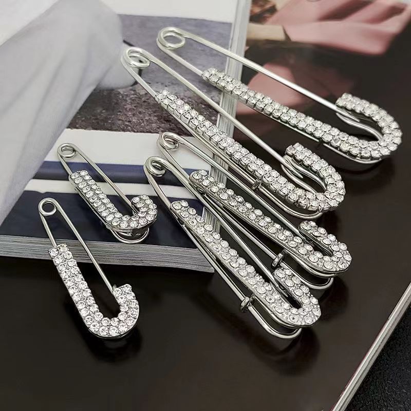 motto-mottoの送料無料 ストールピン レディース アクセサリー ブローチ フォーマル キラキラ ラインストーン ピン きれいめ 上品 かわいい おしゃれ 女性 婦人 キルトピン 入学式 卒業式 パーティー｜アングル3