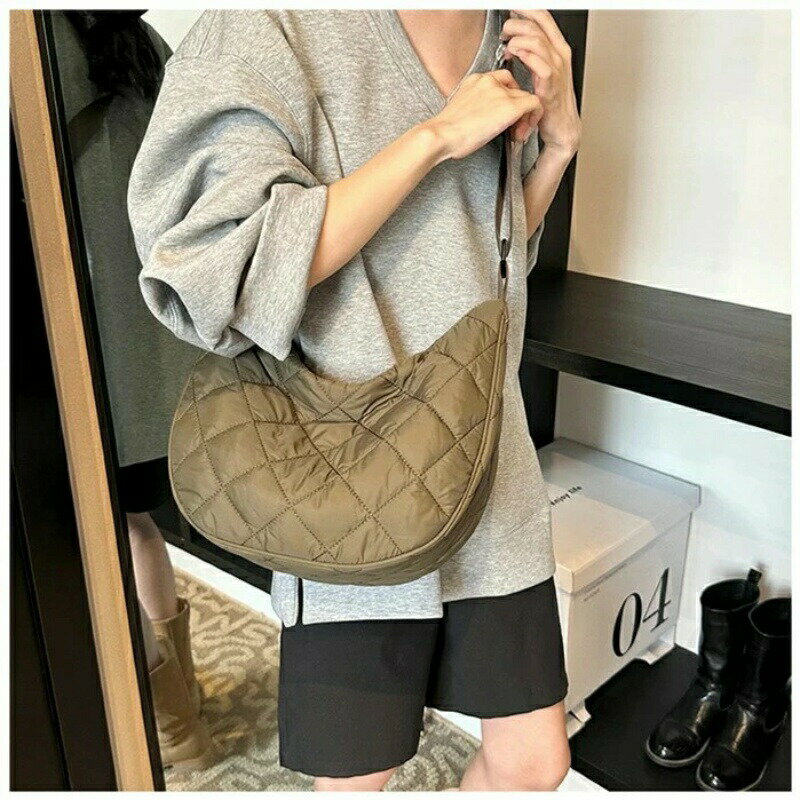 ボディバッグ キルティング ショルダーバッグ 2サイズ レディース 小さめ/大きめ 肩掛けバッグ 斜め掛..