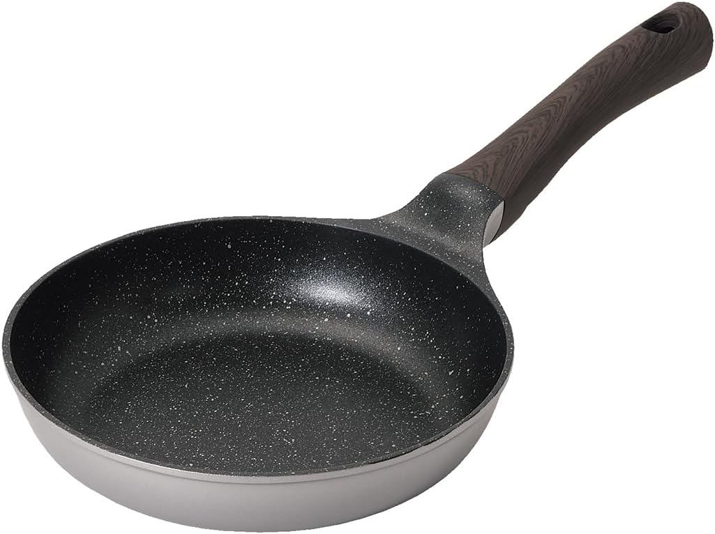 Rakuten - 送料無料　パール金属 フライパン 20cm HC-974 軽い 軽量 ガス火専用 マーブルコート 耐摩耗性試験100万回クリア PFOA FREE PTFE FREE 金属ヘラ使用可能 丈軽