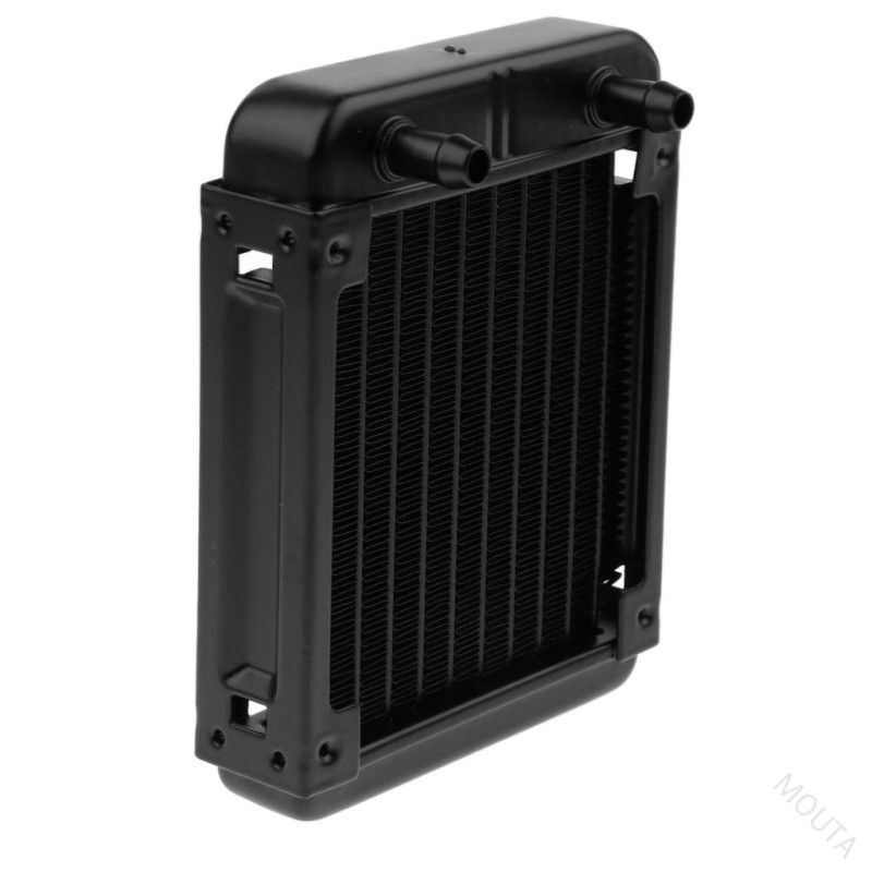 説明: アルミ製熱交換器は、CPU、CO2 などの水冷システムに使用できます。コンピューターの水冷ラジエーター、美容機器、産業機器、電気自動車、電動バイクなどに使用できます。フラットチューブの数: 10 個。フィッティングスレッド: G1/4 インチ。内径8〜10mmの水道管用ストレート口。パッケージに含まれるもの: 4個の長いネジ4個の短いネジ1ピースアルミ熱交換器ラジエーター 注意: ネジ穴の下にはウォータークーラーがあります。長いネジは使用しないでください。水が漏れます。ご購入前のご案内● サイズについて：スタッフ間で測り方を統一していますが、実寸に1〜3cmの誤差がある場合がありますのでご了承ください。● 商品の色は、撮影時の光やモニターによって異なる場合がありますのでご注意ください。● 生地特性により匂いが感じられることがありますが、数日で気にならなくなります。● 他店舗と在庫を共有しているため、受注後に欠品となる場合があります。▼出荷前には全て検品を行っておりますが、万が一商品に不具合があった場合は、お問い合わせフォームよりご連絡くださいますようお願い申し上げます。営業日に対応いたしますのでご安心ください。 【原産国／製造国: 中国】 .120mm10パイプG1 / 4インインPC水冷ラジエーター液体クーラー列コンピューター用。PC水冷、ラジエーター、液体クーラー、水冷システム、冷却パーツ、放熱、静音冷却、パソコン、自作PC、ゲーミングPC、CPU、GPU、PCケース、交換部品、拡張パーツ、冷却性能、組み立て、メンテナンス、パソコン用品、人気、おすすめ、ランキング、セールで探す方に適した水冷関連パーツです。。 指定された配送時間は承っておりません。【MOUTA】