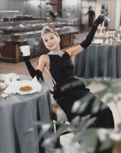 大型写真(約35.5x28cm) ティファニーで朝食を オードリーヘップバーン Audrey Hepburn 輸入品 写真