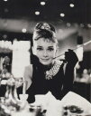 ティファニーで朝食を オードリーヘップバーン Audrey Hepburn 映画 写真 輸入品 8x10インチサイズ 約20.3x25.4cm.