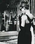 ティファニーで朝食を (画質粗めです) オードリーヘップバーン Audrey Hepburn 映画 写真 輸入品 8x10インチサイズ 約20.3x25.4cm