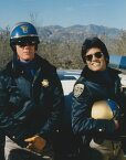 白バイ野郎ジョン&パンチ Chips Larry Wilcox & Erik Estrada 映画 写真 輸入品 8x10インチサイズ 約20.3x25.4cm.