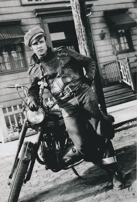 (ほぼA4サイズ) 米国版 乱暴者 The Wild One マーロンブランド 映画 写真 輸入品 8x12インチサイズ 約20.3x30.5cm.