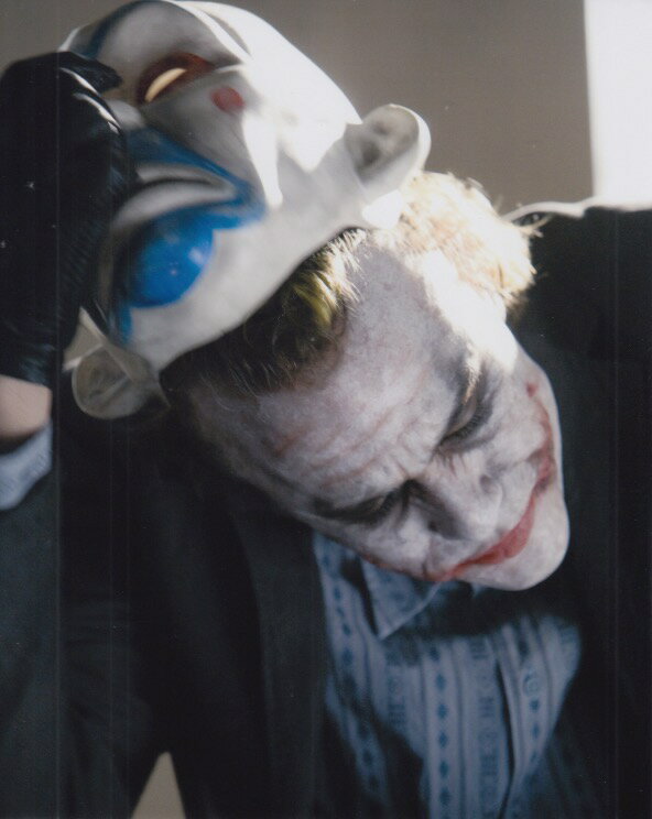 ダークナイト ヒースレジャー The Dark Knight Heath Ledger 映画 写真 輸入品 8x10インチサイズ 約20.3x25.4cm