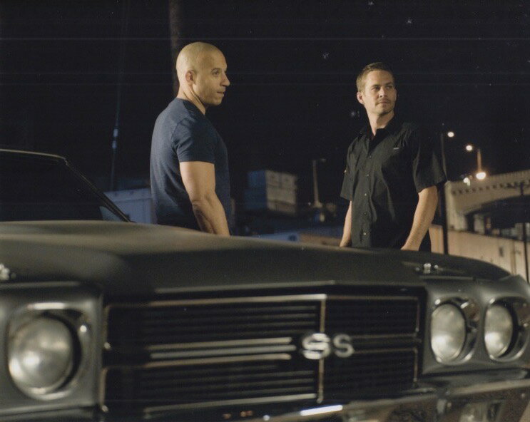 ワイルドスピード ポールウォーカー ヴィンディーゼル Fast and Furious, Paul Walker Vin Diesel 映画 写真 輸入品 8x10インチサイズ 約20.3x25.4cm.