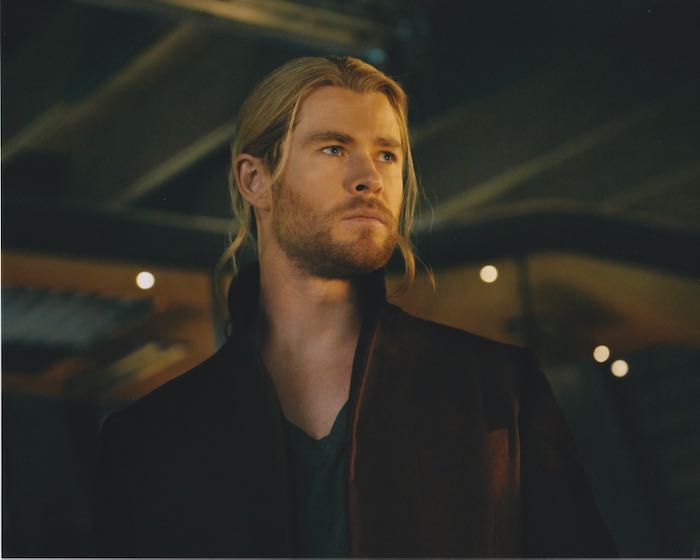 アベンジャーズ　クリスヘムズワース　The Avengers Chris Hemsworth 映画 写真 輸入品 8x10インチサイズ 約20.3x25.4cm.