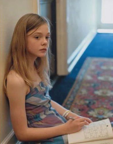 MovieimagesŷԾŹ㤨緿̿(35.5x28cm SOMEWHERE ե˥ Elle Fanning ͢ ̿פβǤʤ2,180ߤˤʤޤ