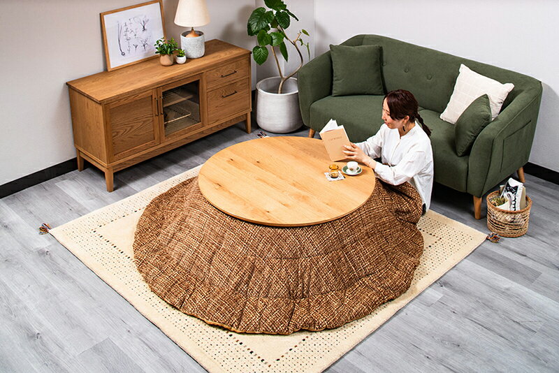 105cmの円形は二人でも四人で座...