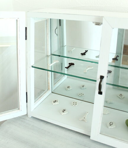 ガラスキャビネット・ホワイト【Display Glass Cabinet（White）】コレクション　ケース　2色　ブラウン　アクセサリー　フィギュア　陳列　ショーケース　ダブルドア　ラスティ　Covent　Garden　インテリア　ビンテージ　アンティーク　鏡　ミラー