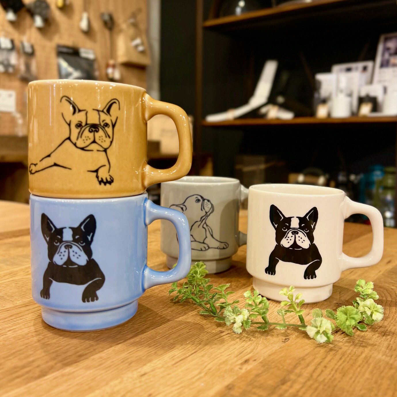 フレンチブルスタッキングマグカップ【4色選択】ブラウン 便利 スタッキング 磁器 キッチン 食事 料理 かわいい 楽しい ごはんタイム フレンチブルドッグ フレ...