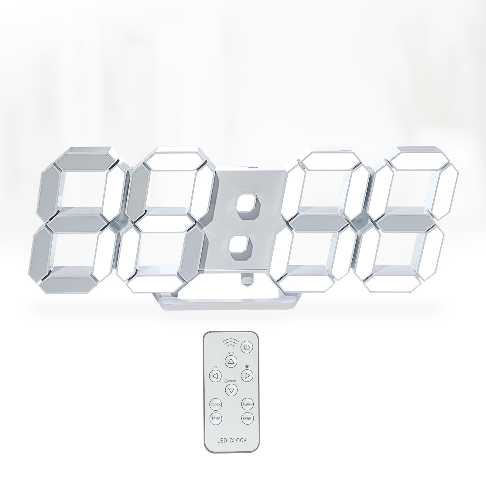 ・【置き時計・掛け時計として使える】置き・掛け両用デジタル時計。お部屋、居間、台所、事務所、会議室等の場所で使えます。置き時計として卓上を彩りまた場所とらない壁掛け時計として室内をコーディネートします。・【3 D LED 白色デジタル時計】スタイリッシュを感じさせる現代的なインテリア時計、LEDが優しく柔らかに照らし、安全な雰囲気を与え、夜間はデジタル部分が立体的に浮かび、常夜灯としても使え、部屋をもっとおしゃれに演出します。・【リモコン付き、操作は簡単】リモコンで操作しやすく、本体の後ろの3つのボタンで日付、時間、アラーム、明るさなどを簡単に設定できます。・【大画面表示】大画面の時間表示で、シンプルで分かりやすいデザインの3D LED時計、数字が大きいので、すぐに時間を確認できます。・【明るさ調整可能】"明るい／やや暗い／暗い／明るさ自動調節／OFF'の5段階の明るさに調整でき、高い視認性があり、暗い中でもよく見え、就寝中電気をつけなくても時間を確認できます。明るさ自動調節は周りの環境に応じて明るさを調整します。眩しいなく、省エネ・環境にも配慮しています。・【多機能目覚まし時計】目覚まし時計として使えます。年/月/日/時/分及び温度(華氏度と摂氏度)をセットアップ表示可能。・[電源]この時計はACアダプター（別売り）のみで電源供給されます。（5 V/1 A）低電圧で電力不足を避けるために、PSE認定アダプターをご使用してください。3メートルUSB電源ケーブル（含む）、内蔵スーパーファラコンデンサ：停電後時間記憶にのみ使用され、常時電源供給用ではありません。