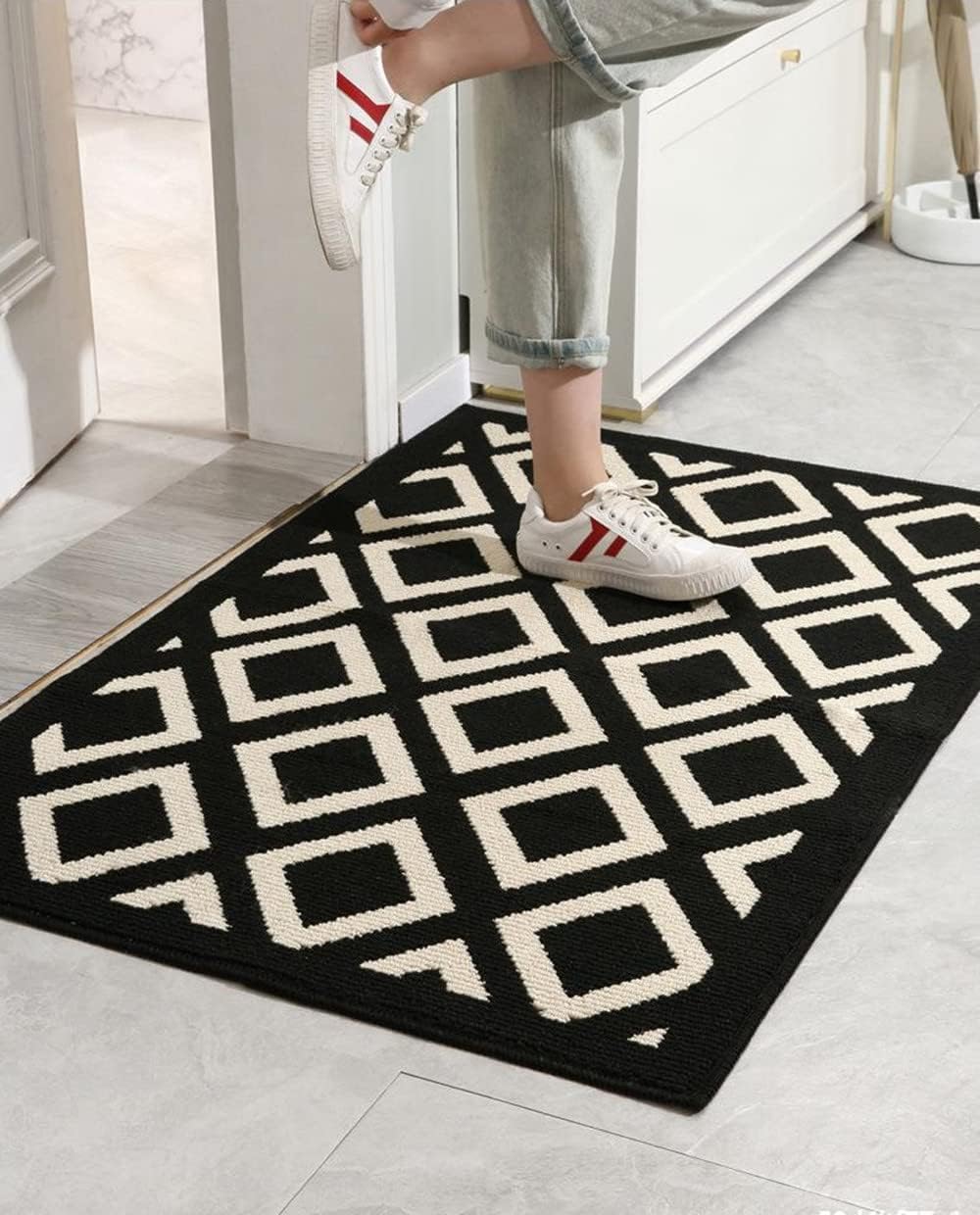 玄関マット ドアマット カーペット 室内 屋外マット おしゃれ シンプル 泥落としマット 泥除けドアマット 泥落とし 泥除け 砂落とし 洗える 滑り止め 防音 吸水 業務用 家庭用 店舗 オフィス 事務所 庭 50x80cm ブラックxベ一ジュ
