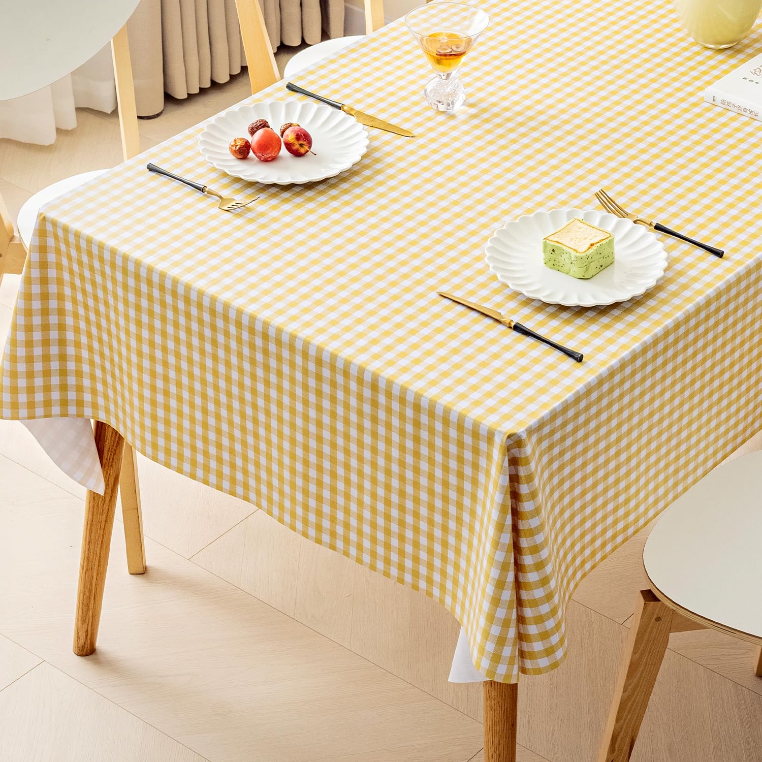 Rakuten - Hopeholic テーブルクロス ビニール おしゃれ テーブルカバー 撥水 PVC製 長方形 tablecloth 汚れ防止 防水 防油 北欧 テーブルマット 耐久 耐熱 ずれにくい 厚手 140×240cm チェック柄 イエロー