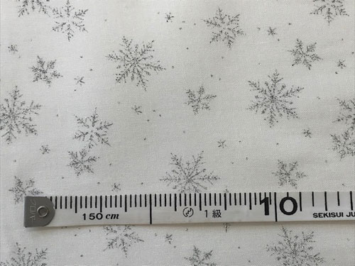 パッチワーク 生地 クリスマスプリント 白地にシルバーの雪の結晶柄 数量1＝10cm