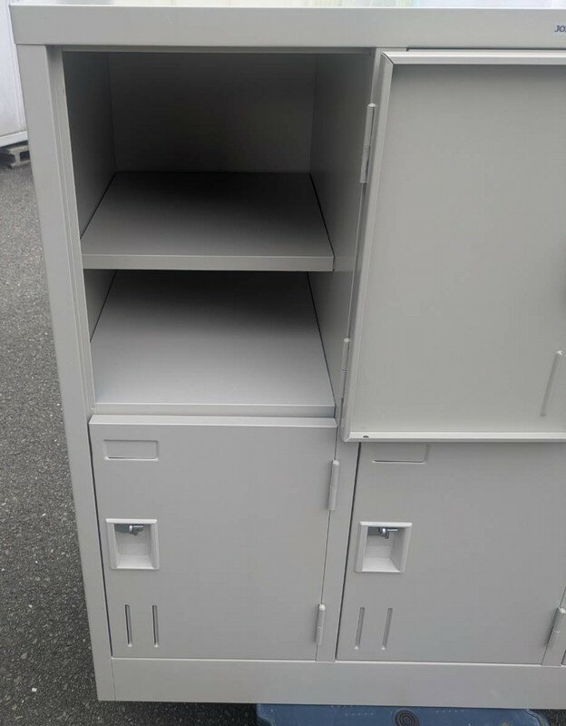 【わけあり アウトレット(訳あり)】6人用ロッカー(南京錠対応)【運送事故品】幅900×奥行415×高さ880mmニューグレー色【夜間や日曜日・祝日の配達はできません。】【個人宅へのお届け不可商品です。】