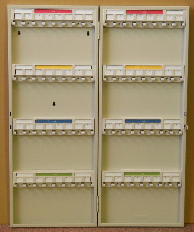 アウトレット64本用キーケース（壁掛け可能 トランク式）施錠可能 透明板3枚不足 【送料無料】【長期保管】