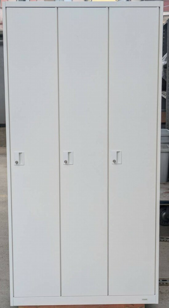 樂天商城 - 【中古】 オカムラ シリンダー錠タイプ 3人用ロッカー（各扉鍵1本付）ホワイト色