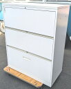 【中古】 ナイキ 3段キャビネット ホワイト色上段、中段はケンドン式、下段は引き出し天板、ベース付きW900,D450,H1125ミリ 鍵1本付【夜間や日曜日・...