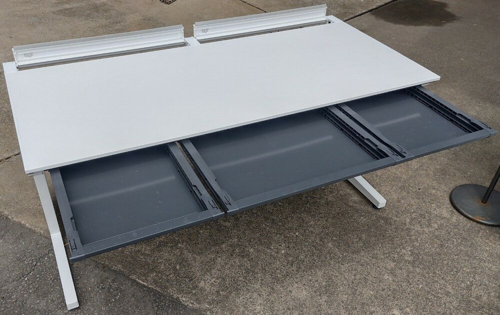 【中古】 コクヨ ISデスクシリーズ平デスク(平机)W1500,D700,H720ミリホワイト色(引き出し=黒)【中古】【個人宅へのお届けはできません。】】*保管場所4階 [2]