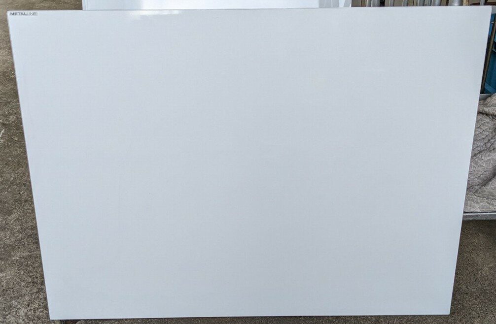 【中古】 Nichigaku(日学) 壁掛けホワイトボードW1184,H888ミリタイプ 無地小さなキズ、ヘコミあり【夜間や日曜日・祝日の配達はできません。】【...