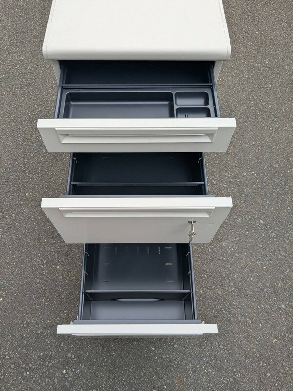 【わけあり アウトレット(訳あり)】プラス 脇デスク D600ミリ【運送事故品】