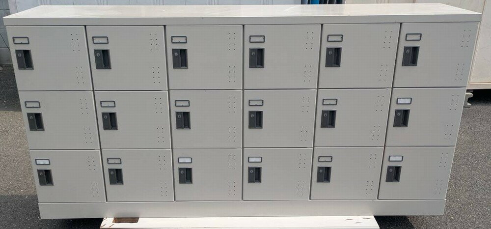 【中古】 コクヨ 18人用スクールロッカー ナチュラルグレー色 SLK-HY18LF1 鍵は全て紛失しています。