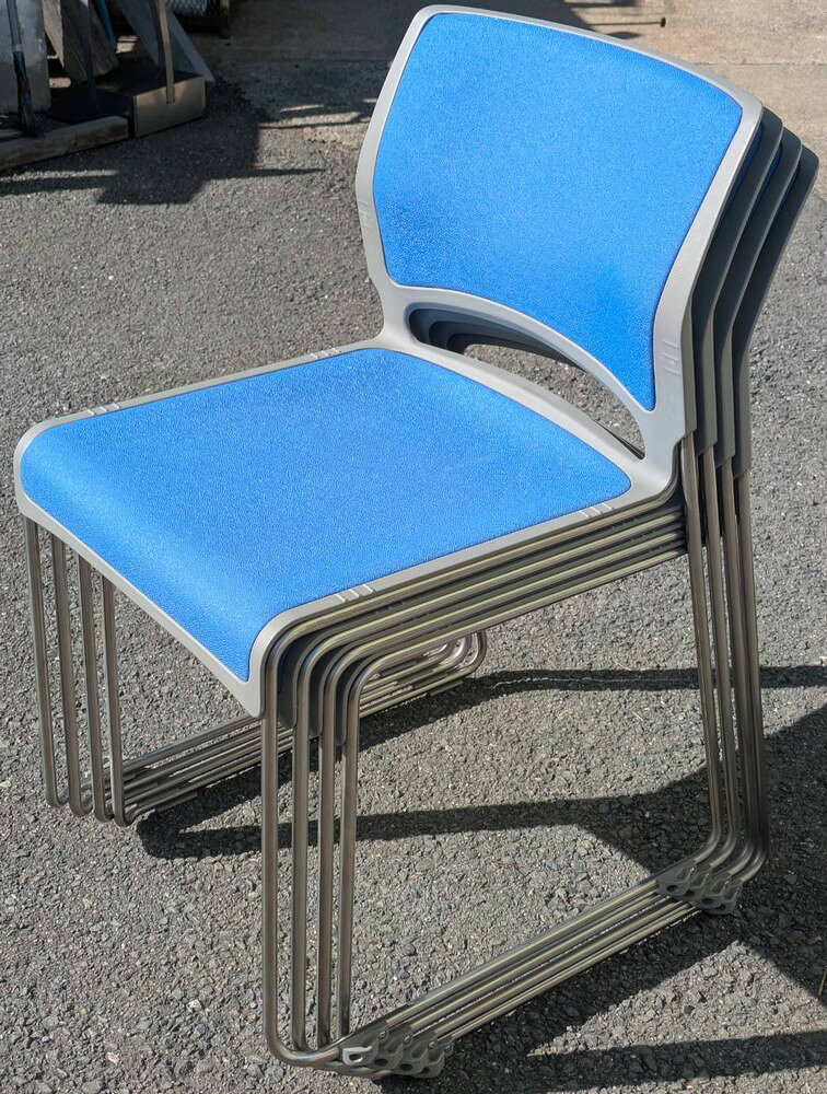 Rakuten - 【中古】 オカムラ　ミーティングチェア　8126SZ　4脚セット　スタッキングタイプ　背・座：布張り【個人様宅へのお届け不可】【日曜、祝日、夜間配達不可】＊予備3脚