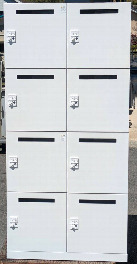 【中古】 イトーキ　8人用パーソナルロッカー ダイヤル錠タイプ（ダイヤル検索キーあります） HFSP-9023T3-W9 【北海道、沖縄や離島は配送不可です】【日曜・祝日・夜間配達不可です】