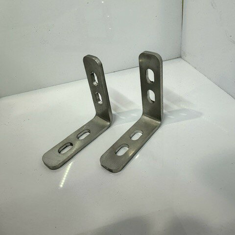 L型金具　アジャスターブラケット　2個セット　ネジ付き　【耐震金具】【ステンレス】【L型】【DIY】【手作り家具】【用途多数】【サイズいろいろ】【日曜大工】【エル金具】【L金具】【長孔】【長穴】【アジャスト】【倒れ止め】