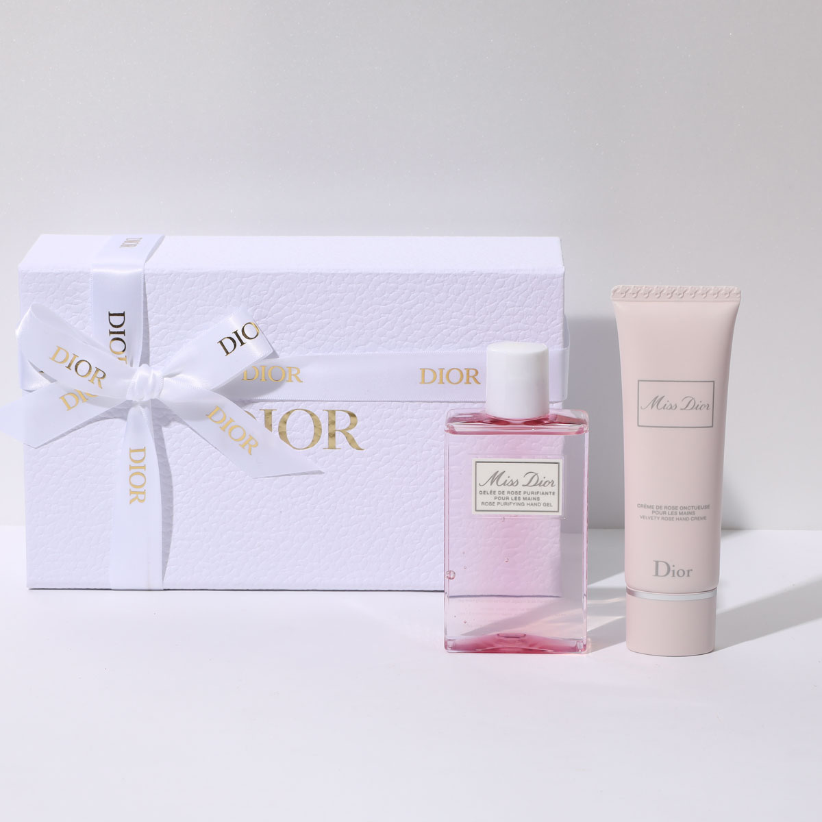 ディオール Dior ギフトセット ハンドジェル ハンドクリーム コスメギフト セット ハンドケア 保湿 デパコス 高級 ハンドケアセット ギフト プレゼント コスメ 大人 プレゼント レディース 彼女 誕生日 贈り物 女性 誕生日プレゼント 父の日のサムネイル