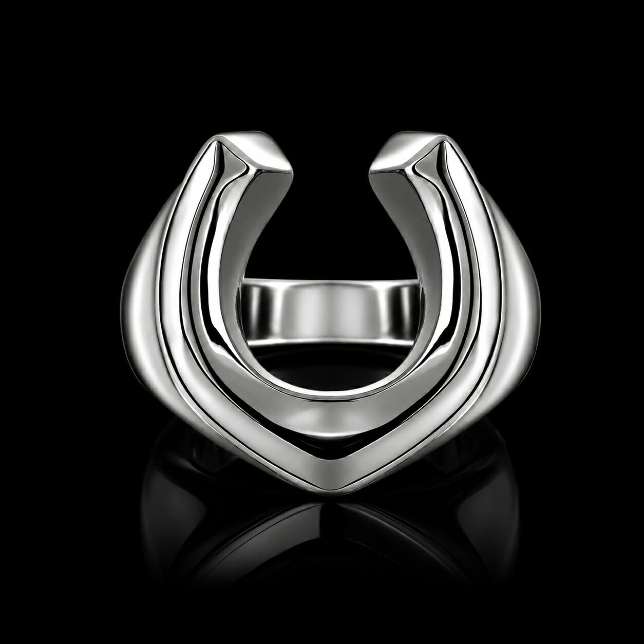 FINE EDGE HORSESHOE RING