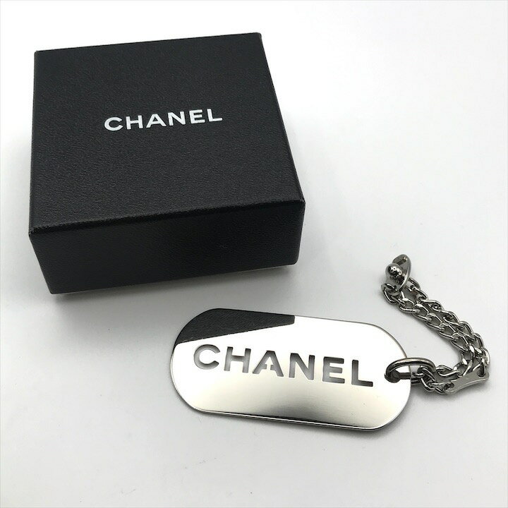 【中古】美品 CHANEL シャネル ロゴプレート シルバー チャーム キーホルダー a3003