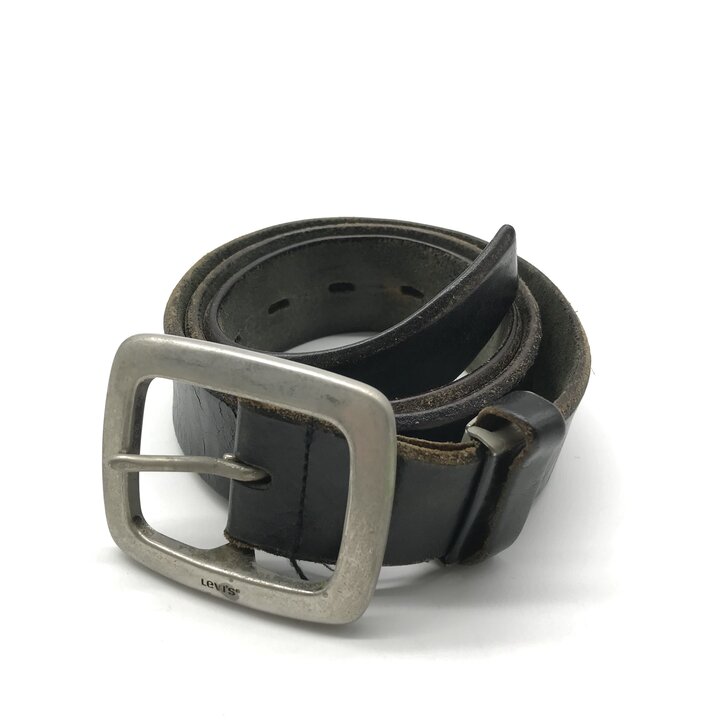 【中古】Levis リーバイス 本革 レザー ベルト ブラック ブランド ファッション メンズ 黒 服飾 小物 ロゴ入り バックル c233