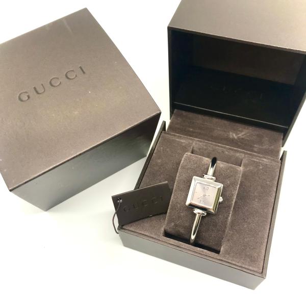 【中古】GUCCI グッチ スクエア クオーツ シルバー文字盤 バングル 腕時計 レディース 美品 M12144