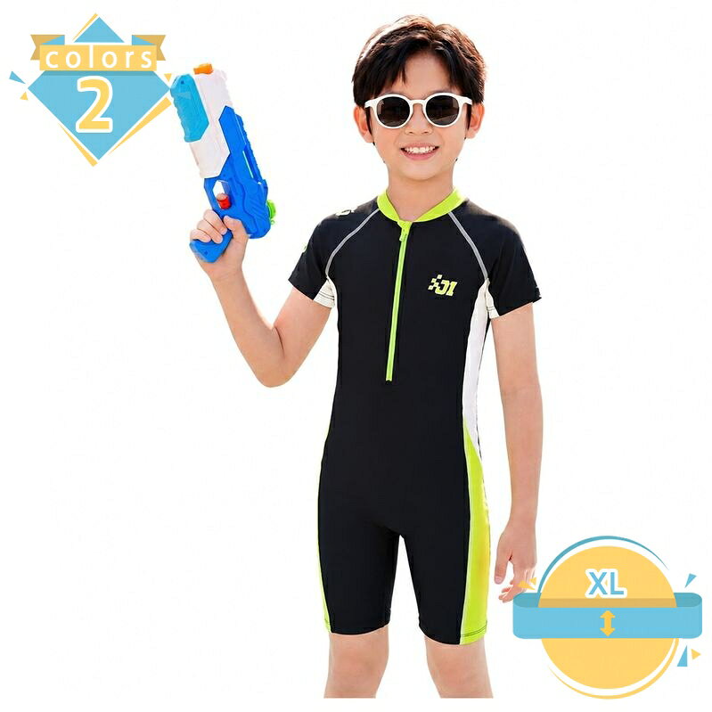 表地：ポリエステルメイン素材：ポリエステル【男の子水着】元気なお子様の動きにしっかりとフィットする、半袖とハーフパンツ一体型のオールインワンデザインです。すっきりとしたシルエットで、水中でばたつかず快適な泳ぎをします。さらさらとした柔らかな肌触りの素材を採用しており、プールや海でのアクティビティを一日中楽しむことができます。【スイムウェア】フロント部分には脱ぎ着がスムーズに行えるハーフジップアップを配置しました。小さなお子様でも一人で簡単に着替えられる設計で、スイミングスクールや夏休みのレジャーにです。首元まできちんとカバーするデザインで、スポーツミックススタイルを演出します。【スクール水着】シックなブラック系と爽やかなブルー系のカラーバリエーションをご用意しました。サイズはジュニア向けのXLサイズを展開しており、成長期のお子様の体型に優しく寄り添います。縦横に伸びやかな着用感をもたらすポリエステル素材を使用しており、締め付け感が少なくのびのびと動けます。【オールインワン】トップスとボトムスが繋がっている連体デザインのため、お腹が出たり水着がずれたりする心配がありません。すっきり見えする配色ラインが全体の印象を引き締め、体型カバー効果も期待できます。さらっとした質感の裏地を施しており、デリケートなお子様の肌にも優しくフィットします。【スイミングウェア】スイミングスクールでの練習用としてはもちろん、週末の家族旅行や海辺での川遊び、ウォーターパークなど様々なウォーターシーンで活躍します。飽きのこないシンプルなバイカラーデザインで、長く愛用できる一着です。濡れても重くなりすぎず、軽やかな着用感をキープします。【アクティブな男の子にぴったりのオールインワン水着】元気いっぱいにプールや海を駆け回る男の子のためにデザインされた、半袖・ハーフパンツタイプのジュニア向けオールインワン水着です。トップスとボトムスが一体型になったデザインで、泳いでいる時や遊んでいる時にお腹が露出する心配がなく、水遊びに集中できます。すっきりとしたスポーティーなシルエットで、フィットネスやスイミングスクールの練習用としてもです。さらさらとした肌触りのポリエステル系素材を採用しており、水濡れしても重くなりにくく、軽やかな着用感が持続します。【着替えやすいフロントジッパー仕様】フロントには胸元まで開くハーフジップアップを配置しました。濡れた状態でもスムーズに着脱でき、小さなお子様が一人でお着替えする際の手助けとなります。ファスナーの金具が直接肌に触れにくいよう配慮された設計で、やわらかな肌当たりのため快適に着用いただけます。のびのびと動ける伸縮性のある生地感で、ダイナミックな動きにもしっかり対応します。【スマートに見せる配色デザインとサイズ展開】サイドにあしらわれた縦のラインが全身をシャープに見せ、スタイルアップと体型カバーを叶えます。カラーは定番のブラック系と落ち着いたブルー系の2色をラインナップ。サイズはXLをご用意しており、スクール用からレジャー用まで幅広く対応可能です。シンプルなバイカラーデザインは飽きが来ず、どんなプールサイドでも映える印象を与えます。【多様なウォーターシーンで活躍】学校のプール授業やスイミングスクールでの日常使いはもちろん、週末のお出かけ、家族で行く海辺や川遊び、リゾート地での海水浴など、多彩なアクティビティで重宝します。さらっとした質感でベタつきにくく、長時間の着用でもストレスフリー。男の子のプールデビューや買い替えにぴったりの一着です。【よくある質問】Q：ジッパーは子供が一人で開閉できますか？A：はい、フロント部分にスムーズにスライドするハーフジップを採用しているため、お子様一人でも簡単に開閉しやすく、着替えやすい設計になっております。Q：スクール水着として授業で使用できますか？A：ブラック系やブルー系を基調としたシンプルな配色デザインとなっており、学校のプール授業やスイミングスクールの練習着としても広くご活用いただけます。Q：どのようなサイズ感ですか？A：XLサイズを展開しており、一般的なジュニア体型に合わせた標準的なフィット感です。体にすっきりと寄り添う設計ですので、ゆったり着用したい場合は普段よりワンサイズ大きめをします。Q：着用したまま活発に動いてもズレませんか？A：トップスとボトムスが繋がったオールインワン（連体）タイプですので、激しい動きや飛び込みでも水着がズレたりお腹が見えたりする心配がなく、のびのびと動けます。商品情報は参考用です。具体的な仕様および機能については、実際の商子ども スイミングウェア みずぎ ワンピース 男子 スクール フィットネス水着 体型カバー 着痩せ ファスナー ジッパー ナイロン ポリエステル 連体水着 青 黒 大きいサイズキッズ 水着 男の子 オールインワン スイムウェア ジュニア 半袖 ハーフパンツ スクール水着 男児 小学生 前開き 競泳 練習用 プール 海水浴 スイミング 120 140キッズ 水着 男の子 オールインワン スイムウェア ジュニア 半袖 ハーフパンツ スクール水着 男児 小学生 前開き 競泳 練習用 プール 海水浴 スイミング 120 130