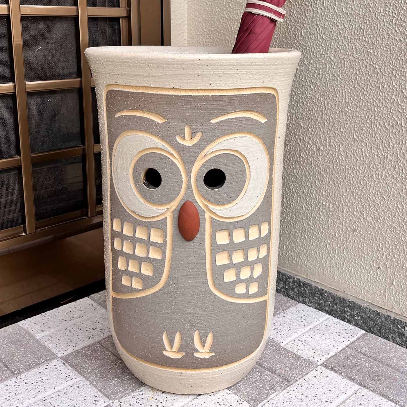 【信楽焼】白ふくろう傘立　おしゃれ かわいい モダン コンパクト スリム 屋外 室内 新築祝い 引っ越し祝い 開店祝い 各種贈り物に♪