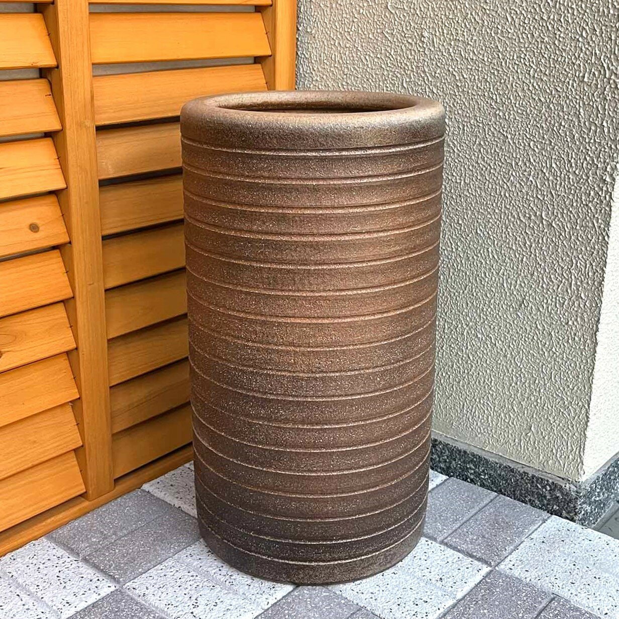 【信楽焼】コゲ窯肌千段傘立 おしゃれ モダン コンパクト スリム 屋外 室内 玄関 新築祝い 引っ越し祝い 開店祝い 各種贈り物に♪