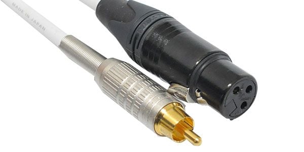 ■オーディオ用ケーブル■XLRメス(ノイトリック)-RCAピン■1m■カラー：赤、白、黒、青、茶、緑、橙、紫、灰、黄【ご注意事項（3点）】1．個数明記のない商品は全て「1点」販売です。商品説明に明記するもの以外は付属しません。2．商品画像がリニューアル前の商品画像となっている場合等ございます。リニューアル前後の区別（商品バージョン等）が重要な商品については、前もってメールにてお問合せ下さい。3．商品画像には使用イメージが含まれます。また、写真撮影時の光の入り具合やモニターの発色によって多少お色味が異なる場合がございます。※上記に起因するご返品はお受けできませんのであらかじめご了承下さい。関連キーワード：BNC ケーブル ピン DMX MIDI Y チェッカー インサーション プロテクター ラップ ビデオ AV コンセント コネクタ XLR キャノン プレート ミニプラグ ステレオ スピコン パッチベイ バナナプラグ フォン レセプタクル 接点復活剤 接点 復活 変換 アダプター スピーカー リール AES USB FIREWIRE イーサコン オプティカル コアキシャル デジタル RCA TRS コンポジット メス オス CANARE スネーク マルチ パッチ ギター L型 機材 ケーブル・コネクター各種 機材用ケーブル XLRメス-RCAピン