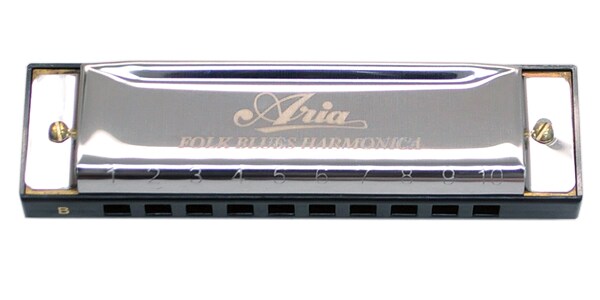 ■サイズ: 約 104(W) x 28(H) x 21(D) mm■重量: 約 60 g■ケースサイズ: 約 110(W) x 39(H) x 25(D) mm■ケース重量: 約 80 g （本体含む）【ご注意事項（3点）】1．個数明記のない商品は全て「1点」販売です。商品説明に明記するもの以外は付属しません。2．商品画像がリニューアル前の商品画像となっている場合等ございます。リニューアル前後の区別（商品バージョン等）が重要な商品については、前もってメールにてお問合せ下さい。3．商品画像には使用イメージが含まれます。また、写真撮影時の光の入り具合やモニターの発色によって多少お色味が異なる場合がございます。※上記に起因するご返品はお受けできませんのであらかじめご了承下さい。関連キーワード：ハーモニカ c hohner おすすめ キー クロマチック ジャズ スズキ トンボ ネックレス ブルース ベンド ホーナー マイク ゆず 簡単 初心者 入門 練習 a b blues boy cd d f g harp lee major oskar suzuki tombo カバー ホールズ オーケストラ アクセサリー ケース スタンド ミニ 複音 トーン チャイム 椅子 チェアー 木琴 鉄琴 おもちゃ マリンバ トイピアノ 打楽器 ホイッスル カズー オカリナ 高級 笛 マンドリン バンジョ 弦 三線 ハーモニカ・その他楽器 ハーモニカ 10ホールズハーモニカ（ブルースハープ）