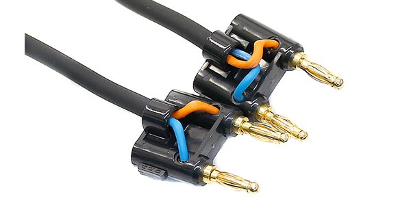 ■スピーカーケーブル■バナナ-バナナ■10m【ご注意事項（3点）】1．個数明記のない商品は全て「1点」販売です。商品説明に明記するもの以外は付属しません。2．商品画像がリニューアル前の商品画像となっている場合等ございます。リニューアル前後の区別（商品バージョン等）が重要な商品については、前もってメールにてお問合せ下さい。3．商品画像には使用イメージが含まれます。また、写真撮影時の光の入り具合やモニターの発色によって多少お色味が異なる場合がございます。※上記に起因するご返品はお受けできませんのであらかじめご了承下さい。関連キーワード：BNC ケーブル ピン DMX MIDI Y チェッカー インサーション プロテクター ラップ ビデオ AV コンセント コネクター コネクタ XLR キャノン プレート ミニプラグ ステレオ スピコン パッチベイ バナナプラグ フォン レセプタクル 接点復活剤 kure 接点 復活 変換 アダプター スピーカー リール AES USB FIREWIRE イーサコン オプティカル コアキシャル デジタル RCA TRS コンポジット メス オス CANARE スネーク マルチ パッチ ケーブル・コネクター各種 スピーカーケーブル その他スピーカーケーブル