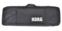 ■専用ソフトケース■KINGKORG/KROME61鍵用■背負いストラップ付き※こちらは特定機種専用のケースとなるため、記載にない製品の収納確認および収納保証は承る事ができません。予めご了承下さい。【ご注意事項（3点）】1．個数明記のない商品は全て「1点」販売です。商品説明に明記するもの以外は付属しません。2．商品画像がリニューアル前の商品画像となっている場合等ございます。リニューアル前後の区別（商品バージョン等）が重要な商品については、前もってメールにてお問合せ下さい。3．商品画像には使用イメージが含まれます。また、写真撮影時の光の入り具合やモニターの発色によって多少お色味が異なる場合がございます。※上記に起因するご返品はお受けできませんのであらかじめご了承下さい。関連キーワード：キーボード ピアノ おすすめ 電子 ピアノ 鍵盤 椅子 弦 鍵 e 鍵盤ハーモニカエレピ シンセ roland ローズ ジャズ エフェクター ケース スタンド パーツ アクセサリー メトロノーム バンド korg 振り子 bpm セイコー boss アコーディオン css 初心者 おもちゃ トイ トンボ キー ポータブル コンパクト ペダル シンセサイザー スタンド アナログ セット ステージ dtm アンプ モデリング デジタル 音源 ピアノ/シンセサイザー キーボードアクセサリー キーボードケース