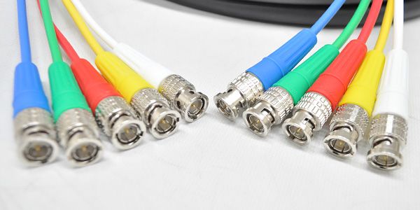 ■BNCマルチケーブル■BCPVA3-BCPVA3■5ch■50m※受注生産【ご注意事項（3点）】1．個数明記のない商品は全て「1点」販売です。商品説明に明記するもの以外は付属しません。2．商品画像がリニューアル前の商品画像となっている場合等ございます。リニューアル前後の区別（商品バージョン等）が重要な商品については、前もってメールにてお問合せ下さい。3．商品画像には使用イメージが含まれます。また、写真撮影時の光の入り具合やモニターの発色によって多少お色味が異なる場合がございます。※上記に起因するご返品はお受けできませんのであらかじめご了承下さい。関連キーワード：BNC ケーブル ピン DMX MIDI Y チェッカー インサーション プロテクター ラップ ビデオ AV コンセント コネクター コネクタ XLR キャノン プレート ミニプラグ ステレオ スピコン パッチベイ バナナプラグ フォン レセプタクル 接点復活剤 kure 接点 復活 変換 アダプター スピーカー リール AES USB FIREWIRE イーサコン オプティカル コアキシャル デジタル RCA TRS コンポジット メス オス CANARE スネーク マルチ パッチ ケーブル・コネクター各種 ケーブル BNCケーブル