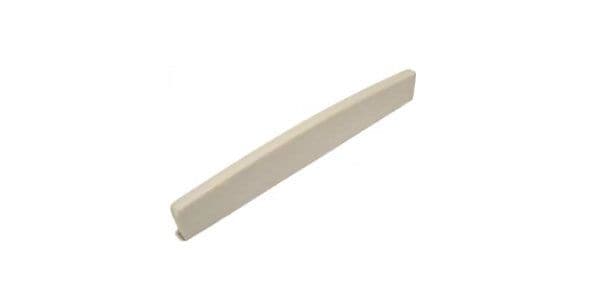 ■アコースティックギター用サドル■TUSQ（タスク）■サイズ・Width（幅）：約3.15mm・Length（長さ）：約76.71mm・Height（高さ）：約11.43mm〜メーカーサイトの解説より〜TUSQ/タスクは、最も効果的にサウンドを向上させることが出きることで、世界中のトップ・ルシアーやギターメーカーが挙って採用しています。TUSQのナットやサドルは骨や合成素材では得られない、さらに象牙にも勝るとも劣らないクリアーでリッチなサウンドとサスティーンが得られます。TUSQのナットとサドルは、絃振動を最も効率的にボディーに伝達するようにデザインされています。結果的に、弾けるような高音から豊かな低音まで、アコースティックな鳴りをロスなく引き出します。倍音成分も骨に比べて遥かに優れ、部品によって失われていた素晴らしいサウンドを取り戻すことが出来ます。アコースティックギターの場合は、ナット、サドル、ブリッジピン、この3つの部品を取りそろえることで最大の効果が得られます。※1取り付けの際は、楽器の状態に合わせた加工が必要となります。※2サンドペーパーなどで簡単に加工できますが、基本的には専門のギターテクニシャンに付けてもらうことを推奨致します。※3弊社にて、ギター/ベースパーツの取り付け確認、取り付け保証は承っておりません。予めご了承の上、ご検討頂きます様お願い申し上げます。【ご注意事項（3点）】1．個数明記のない商品は全て「1点」販売です。商品説明に明記するもの以外は付属しません。2．商品画像がリニューアル前の商品画像となっている場合等ございます。リニューアル前後の区別（商品バージョン等）が重要な商品については、前もってメールにてお問合せ下さい。3．商品画像には使用イメージが含まれます。また、写真撮影時の光の入り具合やモニターの発色によって多少お色味が異なる場合がございます。※上記に起因するご返品はお受けできませんのであらかじめご了承下さい。関連キーワード：acoustic gt アクセサリー アコースティック アコギ アンプ エレキ エントリー おすすめ カバー 革 ギター クラシック ジャガー ジャズ ストラト ソフト チューナー テレキャス テレキャスター 布 ネジ ハード ピン ブリッジ ベース ペグ ミニ ムスタング レスポール レフティ 機材 入門 練習 プレート パーツ トグル レバー スイッチ ストラップ ネック ポット コンデンサー ボリューム ノブ 電子 PU カバー ギター ギターパーツ アコースティックギターパーツ