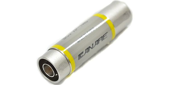 ■インピーダンス変換器、XLRオス−BNCメス■AES/EBU、IECに規定するデジタルオーディオ機器の入出力用インピーダンス変換器■配線材に75Ω同軸ケーブルを使用、75Ωビデオパッチ盤など入手しやすいビデオ信号機材が利用可能■10dB減衰器内蔵タイプはアナログ映像信号分配器が使用でき、経済的にデジタル信号の分配ができます。※本製品は規格の異なるデジタルオーディオ製品同士の接続用途（例えば、AES/EBUデジタルオーディオ機器から民生用DAT、CD等のSPDIFオーディオ機器への接続）には使用できません。アナログビデオ信号のVDAやルータを使用される場合には、アッテネータ付のものをご使用ください。※本製品のXLRコネクタ側は、EIAJ RC-5236 規格のコネクタとかん合するように設計されています。この規格から外れているコネクタとはかん合できない場合があります。【ご注意事項（3点）】1．個数明記のない商品は全て「1点」販売です。商品説明に明記するもの以外は付属しません。2．商品画像がリニューアル前の商品画像となっている場合等ございます。リニューアル前後の区別（商品バージョン等）が重要な商品については、前もってメールにてお問合せ下さい。3．商品画像には使用イメージが含まれます。また、写真撮影時の光の入り具合やモニターの発色によって多少お色味が異なる場合がございます。※上記に起因するご返品はお受けできませんのであらかじめご了承下さい。関連キーワード：BNC ケーブル ピン DMX MIDI Y チェッカー インサーション プロテクター ラップ ビデオ AV コンセント コネクター コネクタ XLR キャノン プレート ミニプラグ ステレオ スピコン パッチベイ バナナプラグ フォン レセプタクル 接点復活剤 kure 接点 復活 変換 アダプター スピーカー リール AES USB FIREWIRE イーサコン オプティカル コアキシャル デジタル RCA TRS コンポジット メス オス CANARE スネーク マルチ パッチ ケーブル・コネクター各種 コネクター 変換アダプター