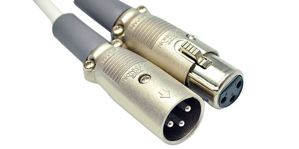 ■タイプ：マイクケーブル■プラグ形状：XLRオスーXLRメス■長さ：7.0m■カラー：白■備考：ITT製コネクター※黒以外のケーブルカラーはご注文を頂いた後のオーダーとなるため、お取り寄せに1週間程お時間を頂きます。また、ご注文後のキャンセルや変更を承ることが出来ないため、事前に納期をご確認頂きます様、お願い致します。【ご注意事項（3点）】1．個数明記のない商品は全て「1点」販売です。商品説明に明記するもの以外は付属しません。2．商品画像がリニューアル前の商品画像となっている場合等ございます。リニューアル前後の区別（商品バージョン等）が重要な商品については、前もってメールにてお問合せ下さい。3．商品画像には使用イメージが含まれます。また、写真撮影時の光の入り具合やモニターの発色によって多少お色味が異なる場合がございます。※上記に起因するご返品はお受けできませんのであらかじめご了承下さい。関連キーワード：BNC ケーブル ピン DMX MIDI Y チェッカー インサーション プロテクター ラップ ビデオ AV コンセント コネクター コネクタ XLR キャノン プレート ミニプラグ ステレオ スピコン パッチベイ バナナプラグ フォン レセプタクル 接点復活剤 kure 接点 復活 変換 アダプター スピーカー リール AES USB FIREWIRE イーサコン オプティカル コアキシャル デジタル RCA TRS コンポジット メス オス CANARE スネーク マルチ パッチ ケーブル・コネクター各種 マイクケーブル XLRメス-XLRオス(マイク)