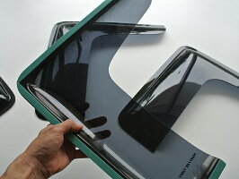 ハイエース200系4型〜5型網戸対応小窓バイザー(1P)