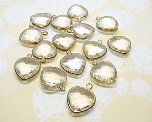 フレームストーン トライアングル［st-mt-uk-021] 【手芸・手芸用品・手芸材料・手作り・アクセサリー・パーツ・ビーズ・ネックレス・イヤリング・ピアス・ハンドメイド・素材】